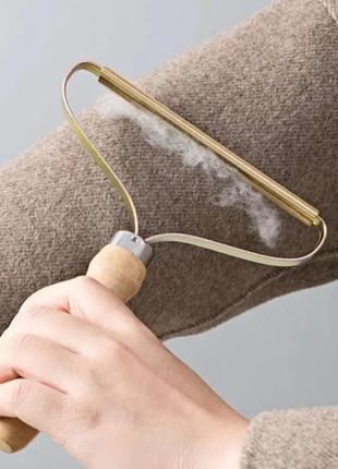 Щетка бритва ручная для удаления чистки одежды ткани от катышек шерсти волос ворса животных