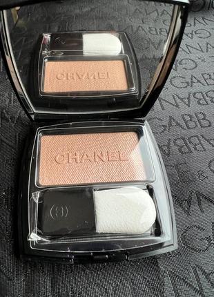 Пудра с шимерром, румяна, хайлайтер poudre lumiere nacree shimmer glow powder5 фото