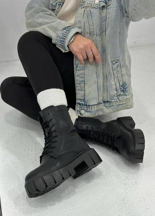 Кожаные ботинки сапоги высокие на платформе массивные на тракторной рифленой подошве со шнуровкой чулки ботфорты зимние на меху zara reserved7 фото