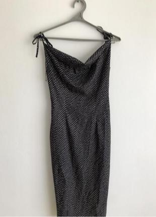 Сукня по фігурі міді3 фото