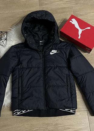 Женская куртка nike s оригинал