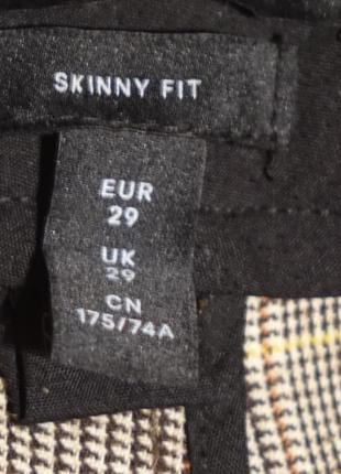 Мягенькие неформальные клетчатые брюки h&m skinny fit швеция 29 р.4 фото