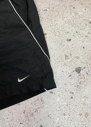 Вінтажні нейлонові шорти nike vintage nylon shorts nsw modern2 фото