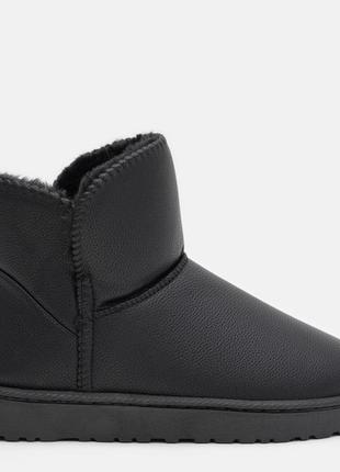 Уггі чорні короткі еко шкіра маломки розмір 25  см