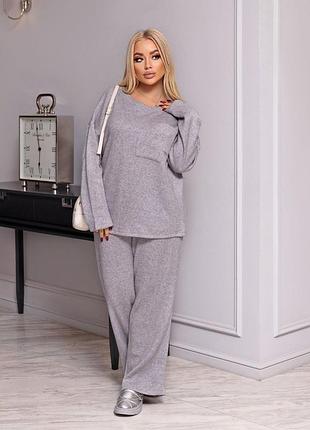 Тёплый брючный костюм