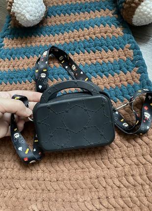 Силиконовая сумка с микки маусом черная disney