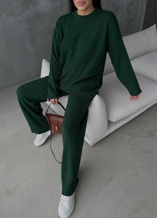Популярна модель костюмчика - светр в рубчик оверсайз та брюки палацо1 фото