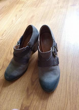 Ботильоны бренда clarks