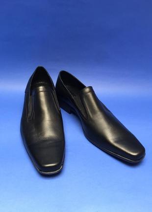 Мужские класические кожаные черные туфли на каблуке2 фото