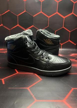 Nike air jordan 1 retro(хутро) 40