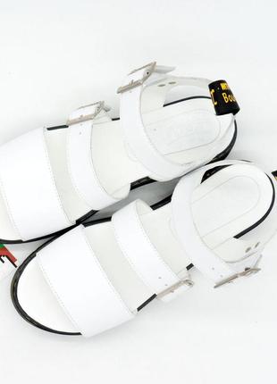 Белые женские сандали dr. martens, натуральная кожа  36. размеры в наличии: 36, 37, 38.2 фото