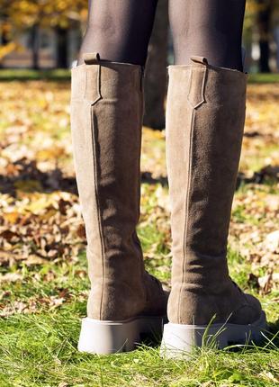 Замшевые женские сапоги демисезонные высокие ботинки бежевые m-374 фото