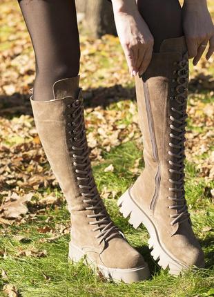 Замшевые женские сапоги демисезонные высокие ботинки бежевые m-372 фото