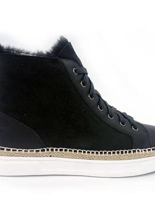 ugg sammy w classic short jba727922 blk 36. размеры в наличии: 36, 37, 39, 40.