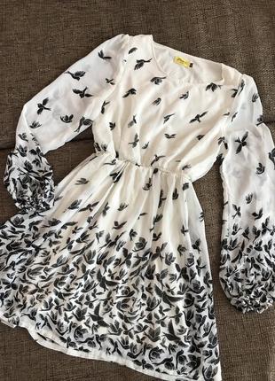 Легкое платье на весну с принтом