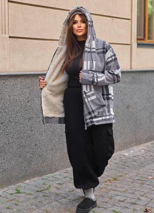 Жіноча зимова флісова куртка на хутрі картата розміри батал 48-583 фото