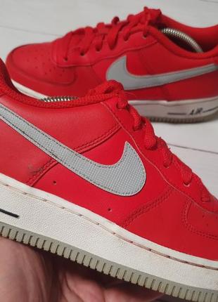 Красные кроссовки nike air force 1 low university7 фото