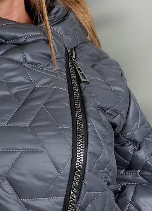 Женская демисезонная куртка цвет графит р.48/50 4404923 фото