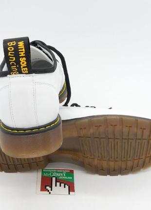 Белые женские туфли dr. martens, натуральная кожа 36. размеры в наличии: 36, 37, 38, 39, 40.3 фото