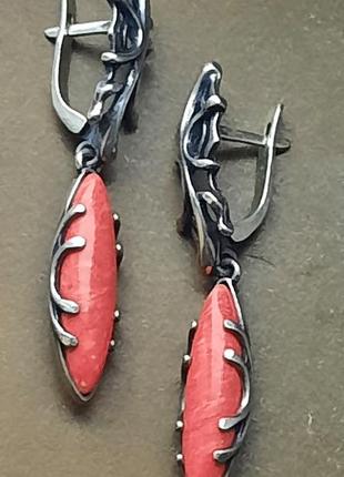 Шикарные винтажные красивые серебряные серьги с натуральным розовым кораллом
