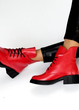 Яркие деловые кожаные ботинки для женщин красного  цвета зимняя модель5 фото
