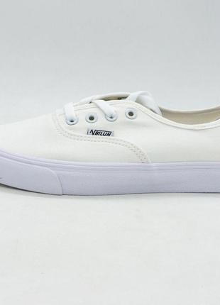 Белые слипоны ibilun в стиле vans classic lace 37. размеры в наличии: 37, 38, 39, 40, 41.