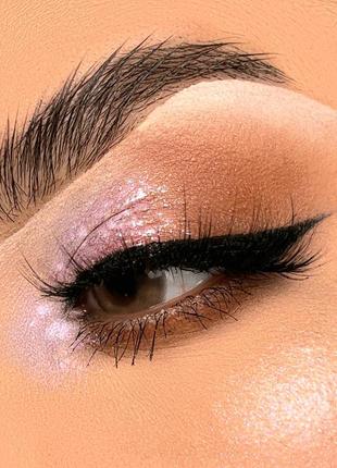 Жидкие тени для век металлик дуохром кремовый розовый relove by revolution eye light metallic eyeshadow shine