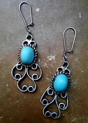 Винтажные дизайнерские серьги ручной работы по мельхиору швензы сриальная проволка камень говлит,арт противня