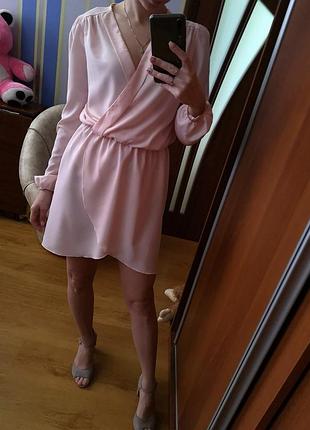 Нарядное  пудровое платье воздушное