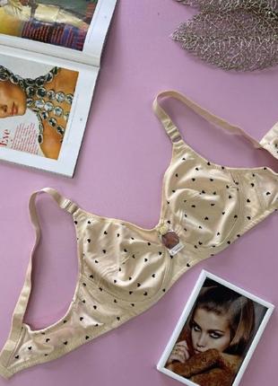 Бюстгалтер без поролона, без косточки, чашка д