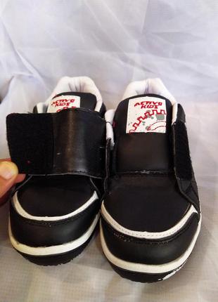 Нові дитячі демісезонні кросівки на липучках 34 розмір3 фото