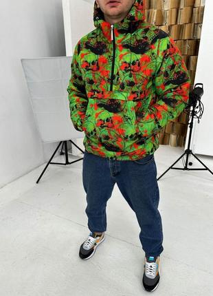 Куртка анорак утепленная с принтами черно-белая