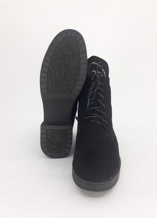 Продам женские зимние ботинки4 фото
