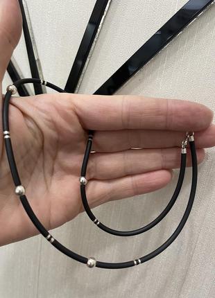 Каучуковий шнурок зі вставками срібла 925 проба