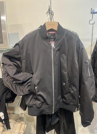 Бомбер курточка mango