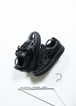 Низькі кросівки nike air force чорні глянцеві. звісно оригінал. triple black swoosh acg sb dunk tekno max jordan blazer vintage