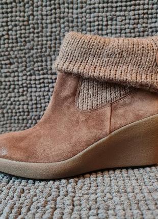 Жіночі коричневі демісезонні замшеві черевики clarks 41р.-26 см оригінал ow2882