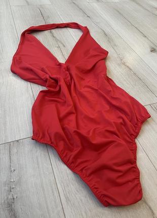Червоне боді з хрестоподібним вирізом