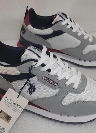 Кросівки оригинальні гарної якості