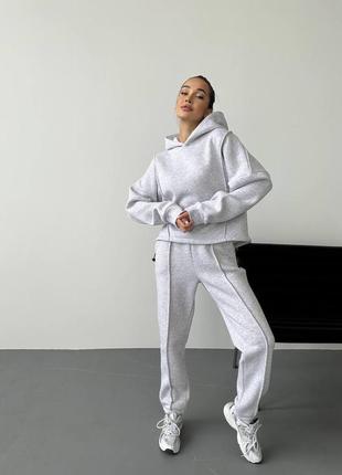 Костюм худи с капюшоном рукав манжет низ с резинкой штаны прямые талия и низ на резинке боковые карманы декоративный шов ткань трехнить пенье турция