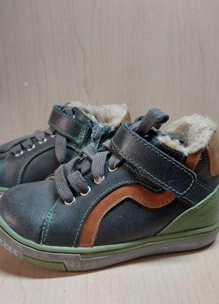 Зимние кожаные ботинки кроссовки 25