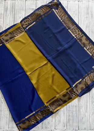 Платок синий с модным леопардовым принтом