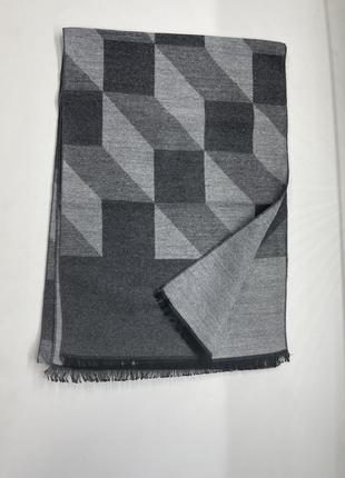 Чоловічий шарф сірого кольору2 фото