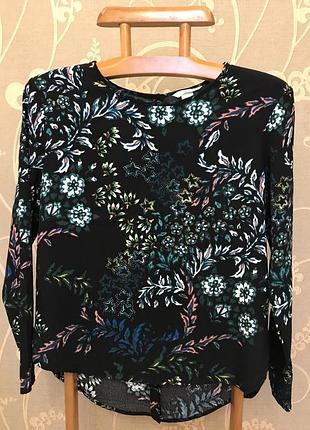 Дуже красива та стильна брендова блузка у кольорах..100% віскоза.