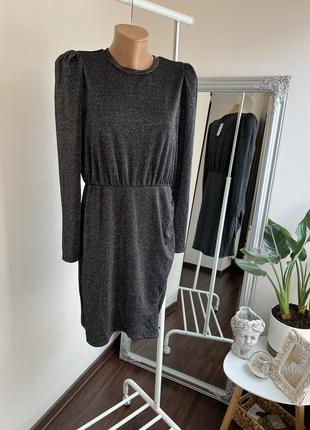 Очень красивое платье с люреком