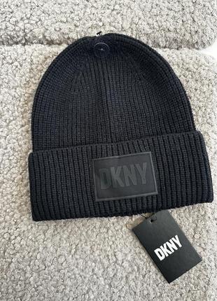 Новая черная шапка dkny4 фото