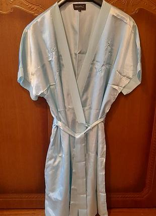 Нежный халатик с вышивкай