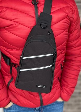 Чоловіча чорна нагрудна сумка бананка слінг