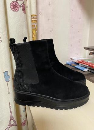 Зимове жіноче взуття на меху обмін /покупка