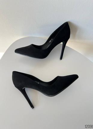 Черные замшевые туфли лодочки на высокой шпильке с острым носом4 фото